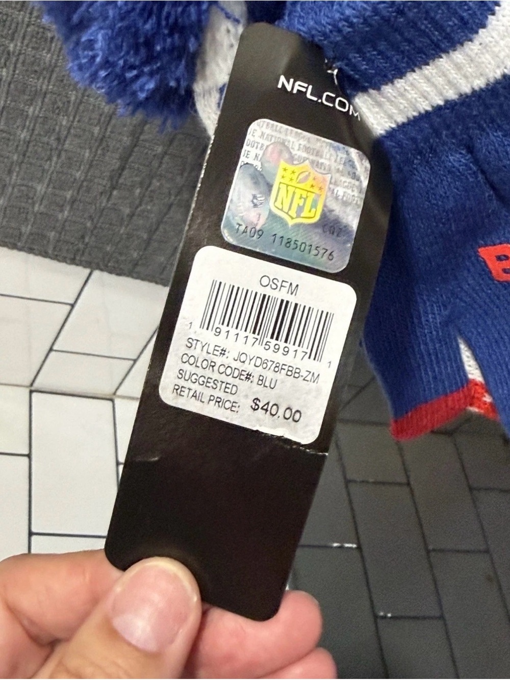 Buffalo Bills Hat and Gloves NFL NWT - Picture 4 of 4